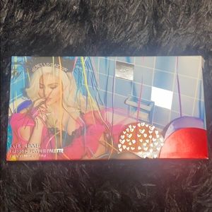 Kylie Jenner pressed powder palette